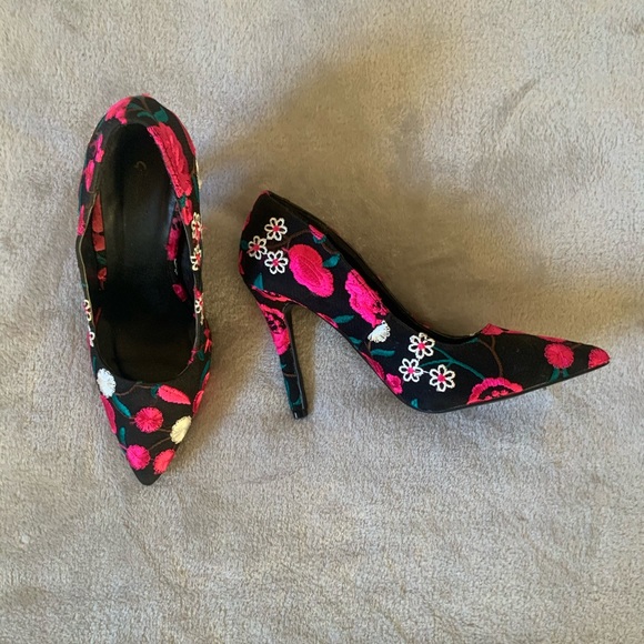 stiletto heels - Picture 3 of 4